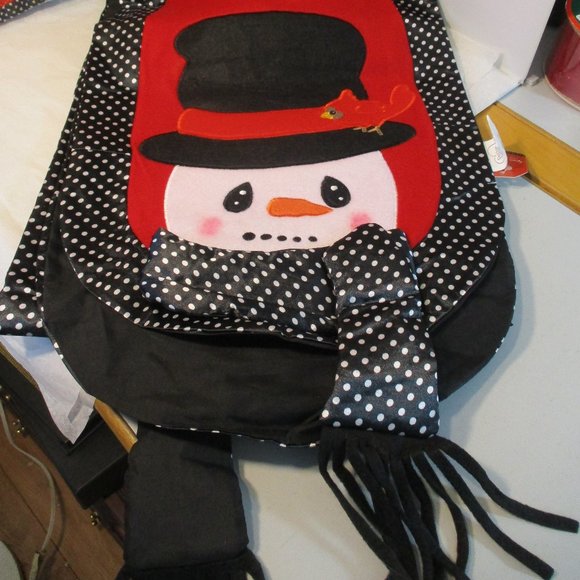 New Precious Moments Holiday Christmas Snowman Table Runner - Picture 2 of 3